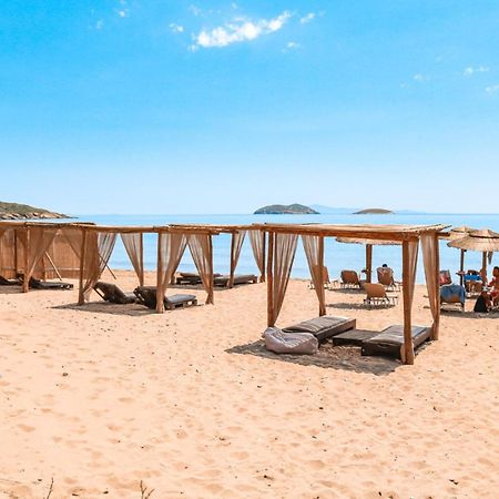 Isida Andros Hotell Áyios Pétros Exteriör bild
